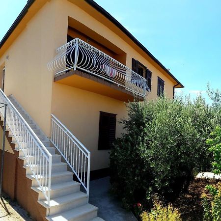 Apartments Nela Jelsa  Luaran gambar