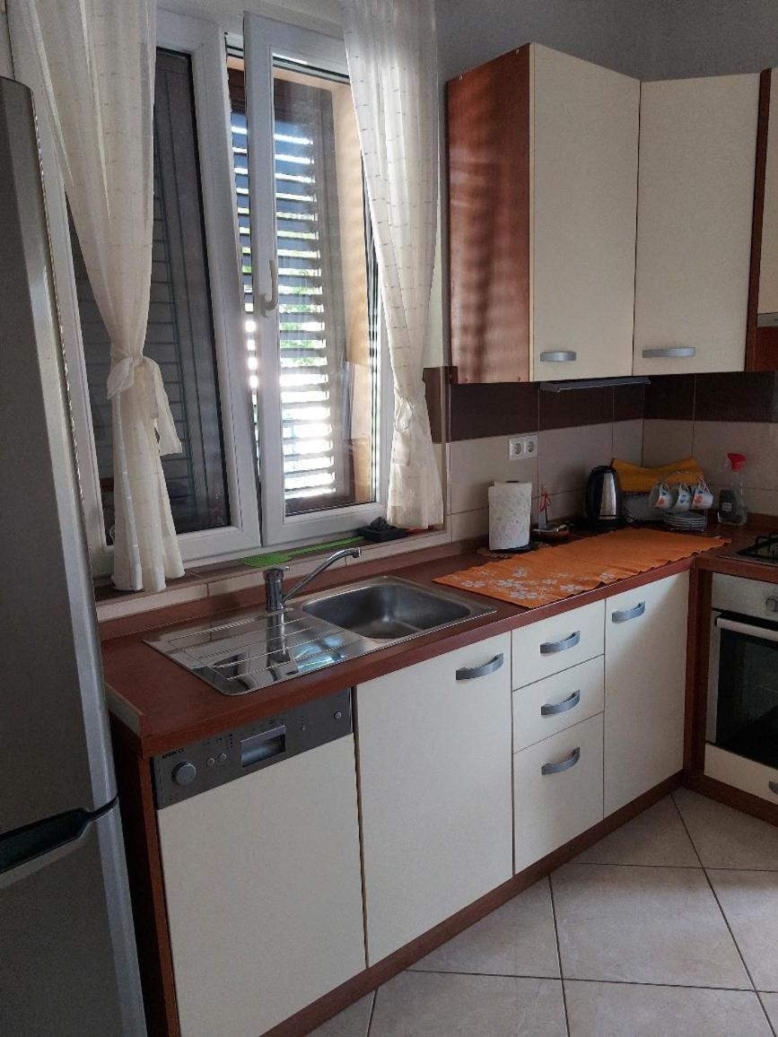 Apartments Nela Jelsa  Bilik gambar
