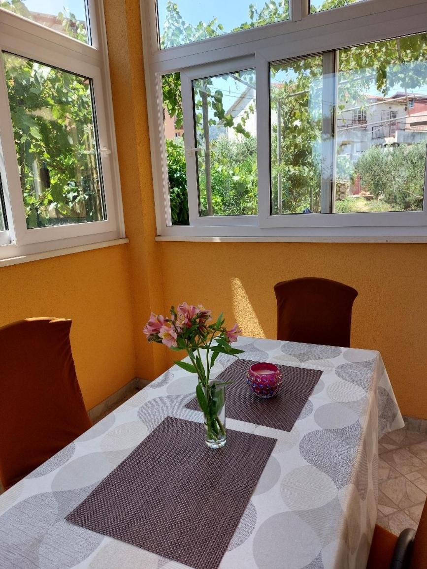 Apartments Nela Jelsa  Bilik gambar
